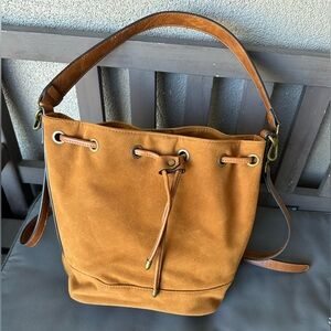 Elegant Tan Bucket Shoulder Bag